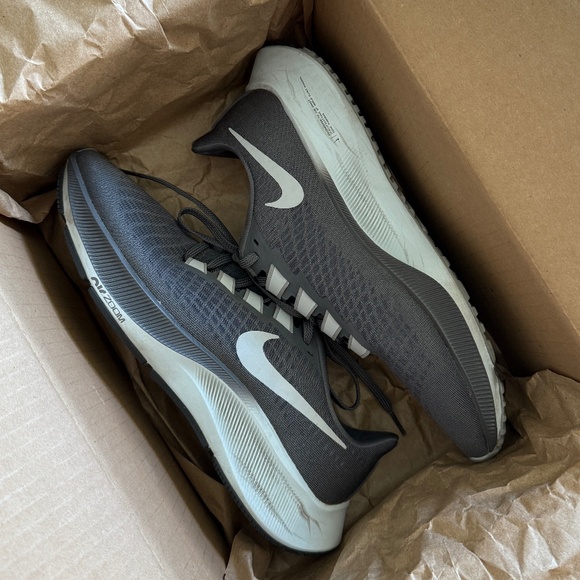 Nike Men's Air Zoom Pegasus 37 Men's Road Running Shoes (Size 8.5) - Picture 2 of 10